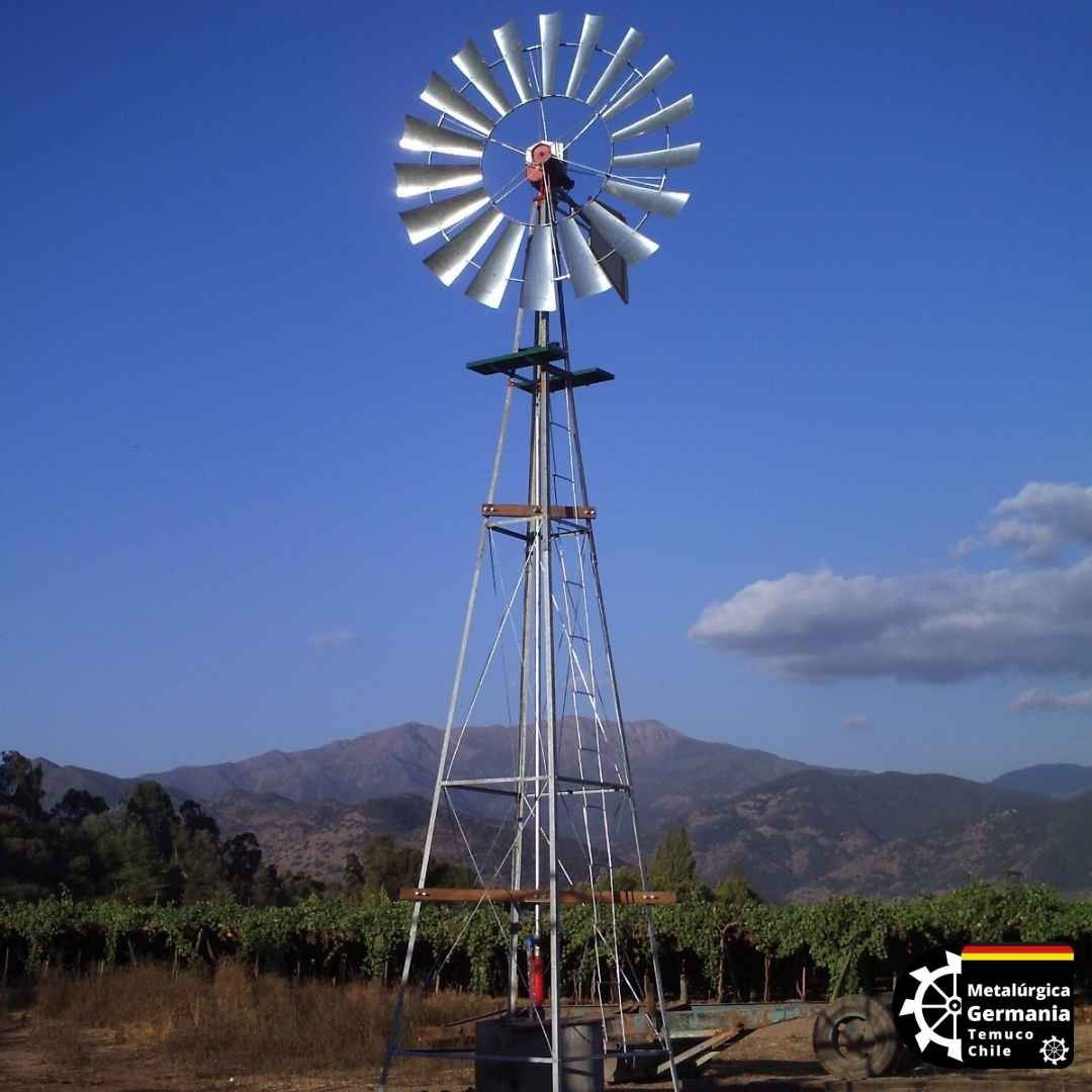 Molino de viento de 10 metros de altura tipo torre, turbina de 3metros de diámetro.